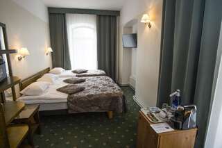 Отель Hotel St. Barbara Таллин Стандартный трехместный номер-1
