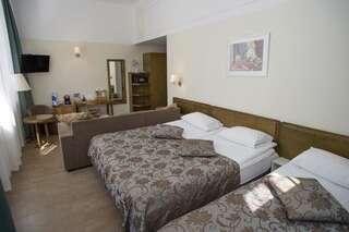 Отель Hotel St. Barbara Таллин Семейный номер (для 2 взрослых и 2 детей)-2
